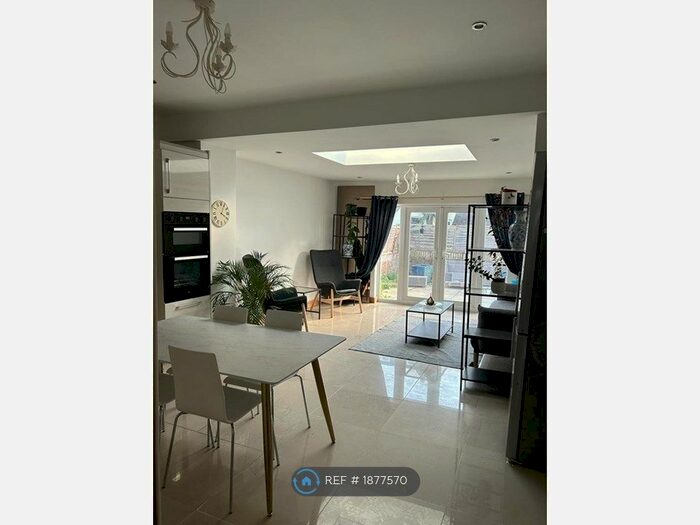 4 Bedroom Terraced House To Rent In Blackshaw Road, London, SW17