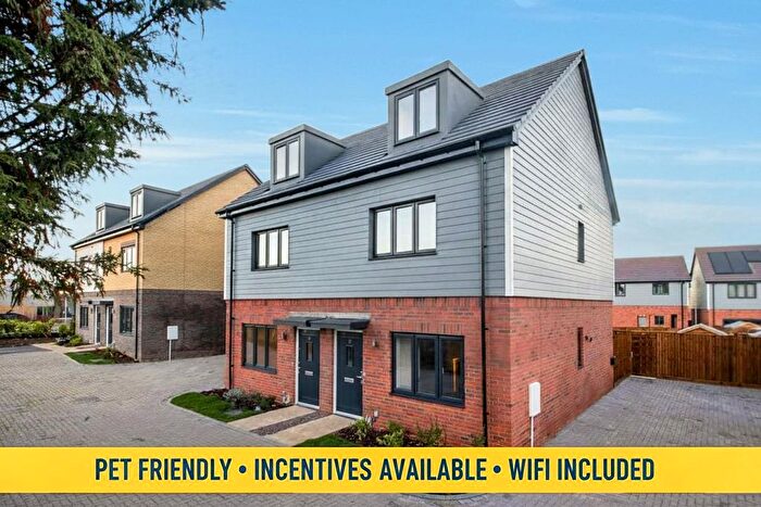 3 Bedroom Town House To Rent In One Month Rent Free Whitehouse, Milton Keynes, MK8