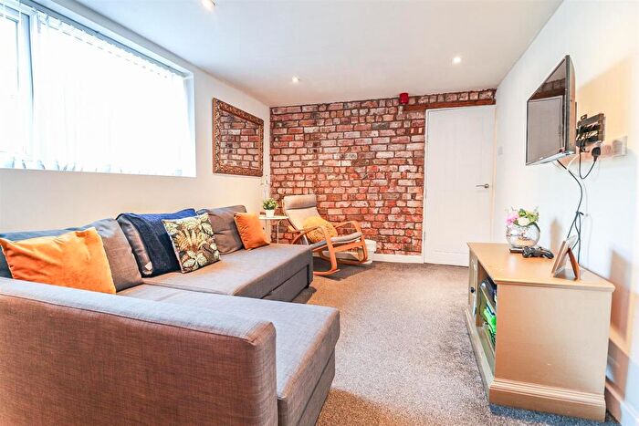 1 Bedroom Flat To Rent In King Street, Southport, PR8