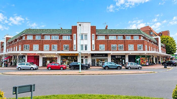 2 Bedroom Flat For Sale In The Boulevard, Goring-By-Sea, BN12