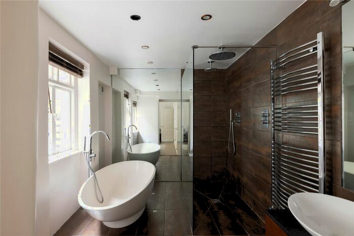 2 Bedroom Apartment To Rent In Fernshaw Road, Chelsea, London, SW10