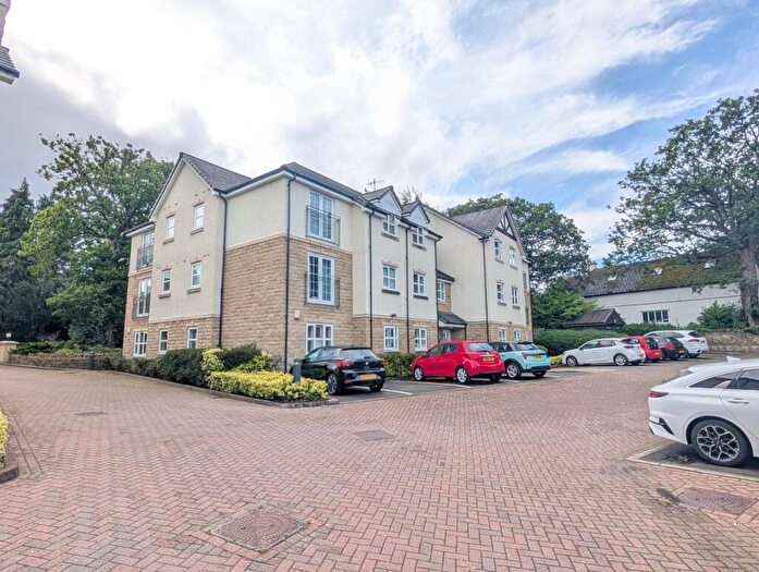 2 Bedroom Apartment For Sale In Nab Lane, Nab Wood, Shipley, BD18