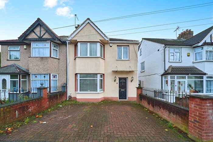 4 Bedroom Semi Detached House For Sale In Aldbury Avenue, Wembley, HA9