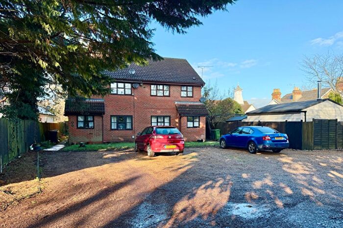 1 Bedroom Flat For Sale In Heath Road, Bagshot, GU19