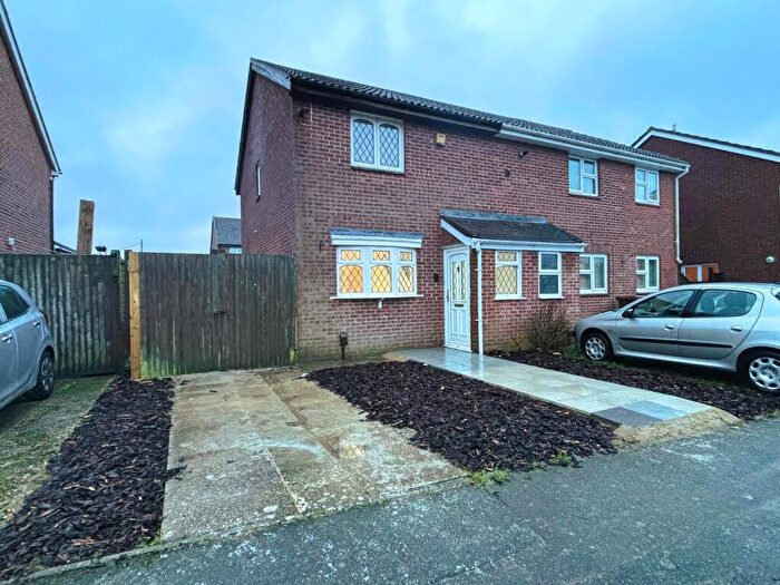 3 Bedroom Semi Detached House To Rent In Shepperton Close, Lordswood, Chatham, ME5