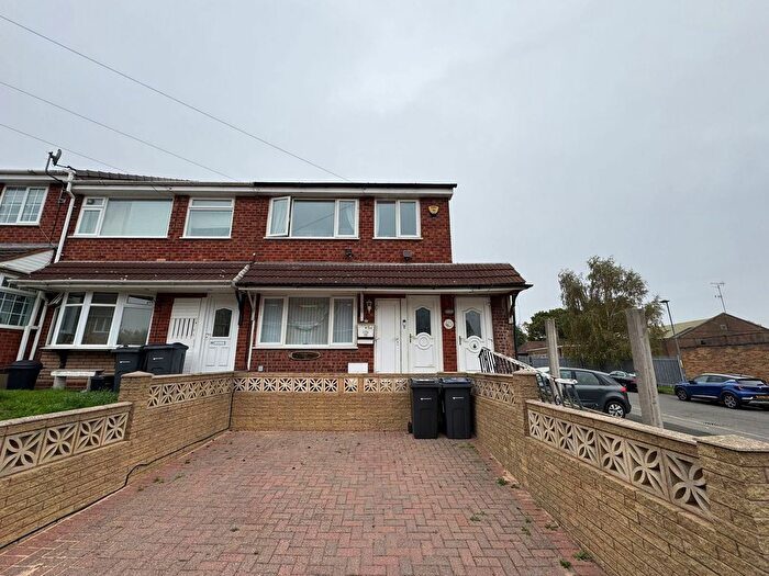 3 Bedroom Semi-Detached House For Sale In Blenheim Way, Great Barr, Birmingham, B44