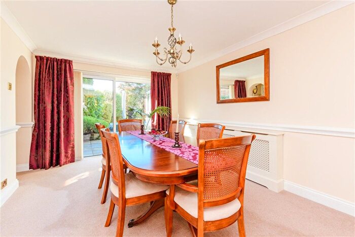 3 Bedroom Chalet For Sale In Blue Bell Hill, Chatham, Kent, ME5