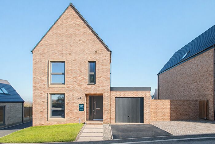 4 Bedroom Detached House For Sale In , Blunsdon Hill, SN26