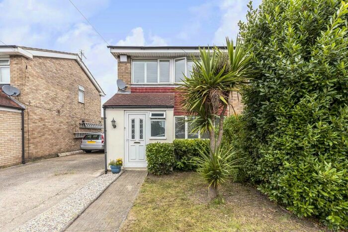3 Bedroom Semi-Detached House To Rent In Riverdale Road, Hanworth, Feltham, TW13