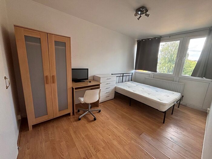4 Bedroom Maisonette To Rent In Alton Road, Wandsworth, SW15