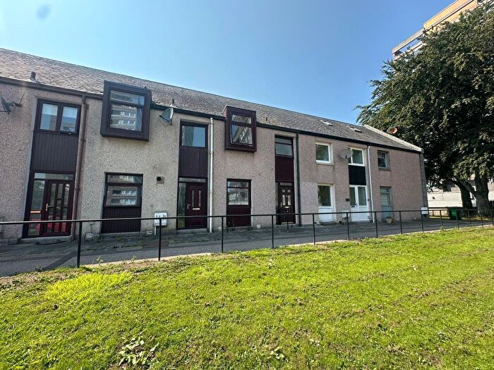 2 Bedroom Terraced House To Rent In Hazlehead Road, Aberdeen, AB15