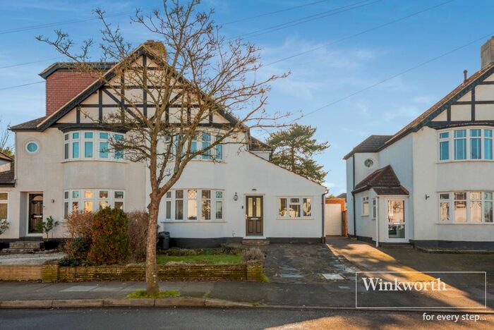 3 Bedroom Semi-Detached House To Rent In Queensway, West Wickham, BR4