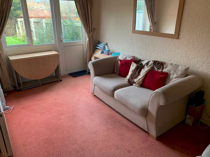 3 Bedroom House To Rent In Herons Way, Birmingham, B29