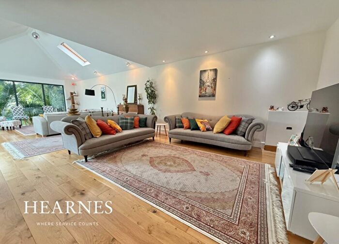6 Bedroom Detached House For Sale In Sandbanks Road, Poole, BH14