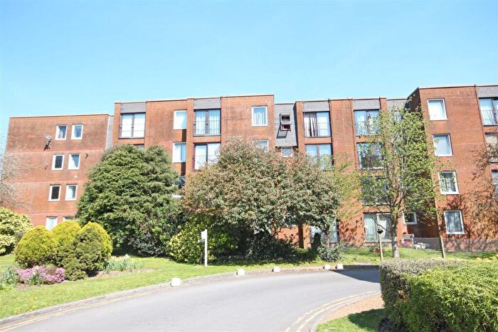 2 Bedroom Flat To Rent In London Road, Patcham, Brighton, BN1