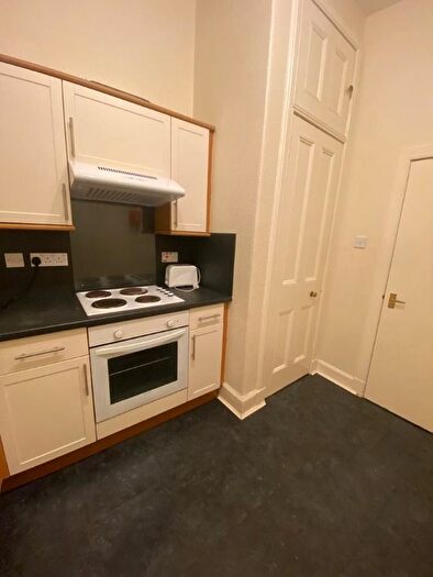 3 Bedroom Flat To Rent In Bellevue Road, Edinburgh, EH7