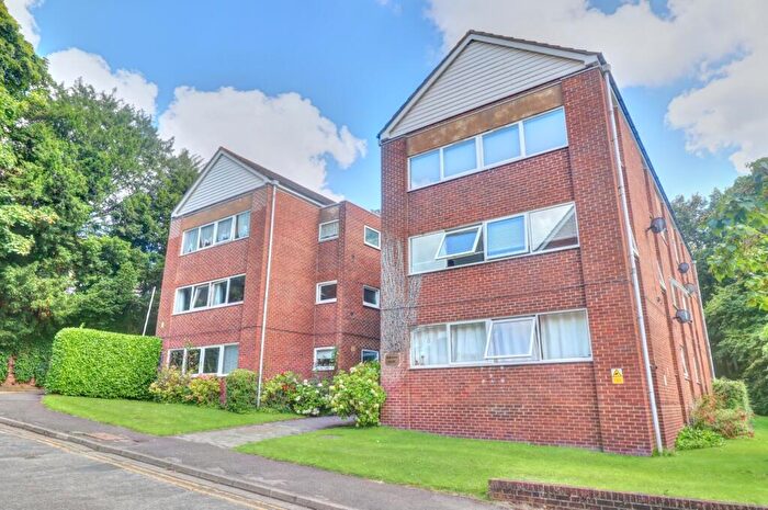 2 Bedroom Apartment To Rent In Malmers Well Road, High Wycombe, Buckinghamshire, HP13