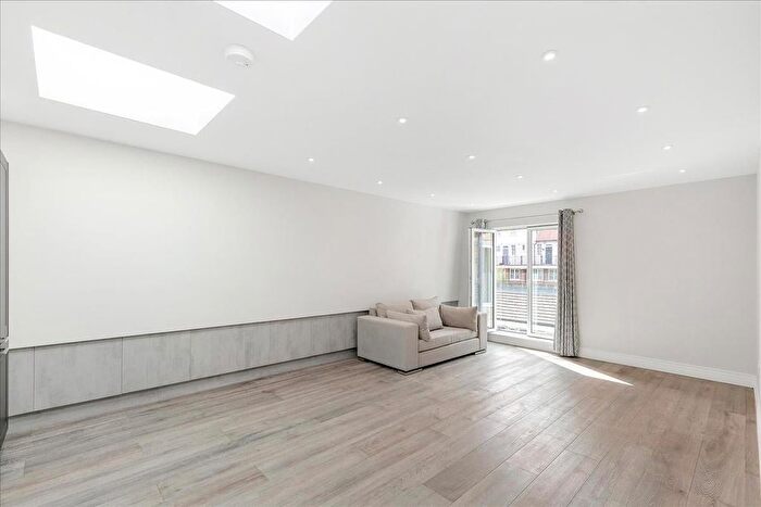 2 Bedroom Flat To Rent In Hesketh Place, London, W11