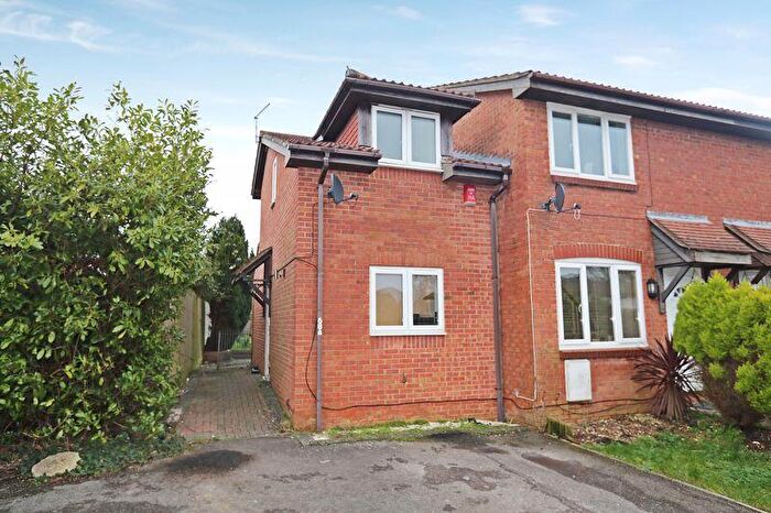 1 Bedroom Terraced House To Rent In Hollybrook Gardens, Locks Heath, SO31
