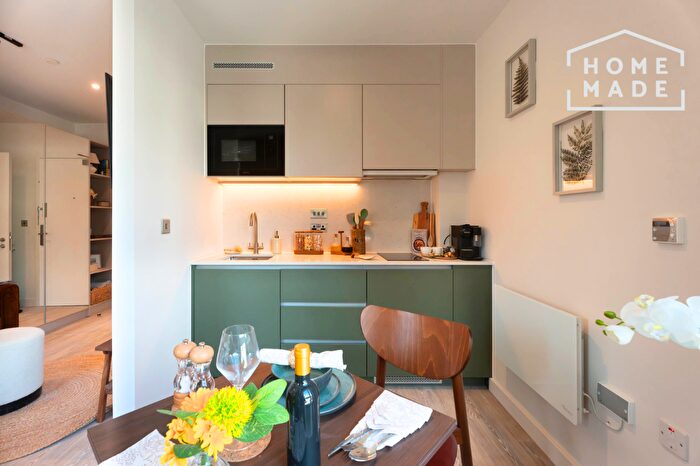 Apartment To Rent In The Rex, Clarence St., KT1