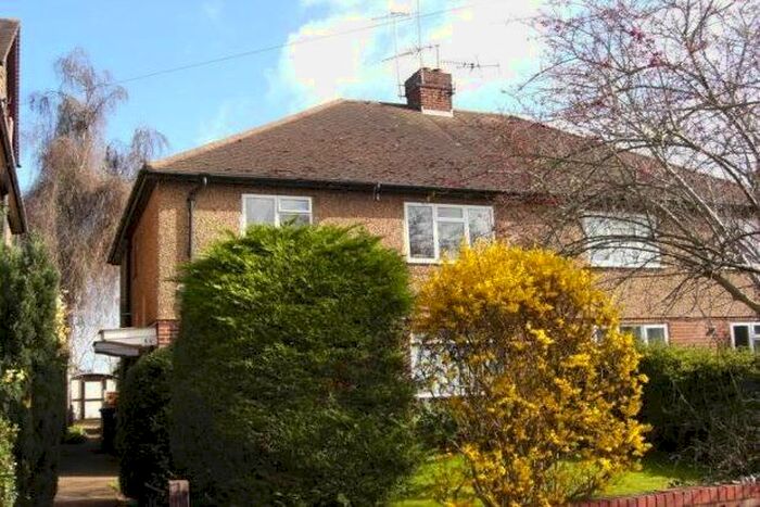 2 Bedroom Flat To Rent In Church Road, Watford, WD17