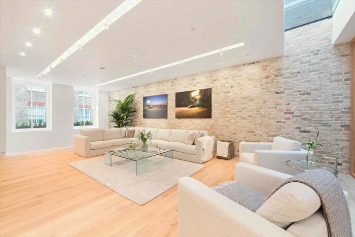 3 Bedroom Detached House To Rent In Bingham Place, London, W1U