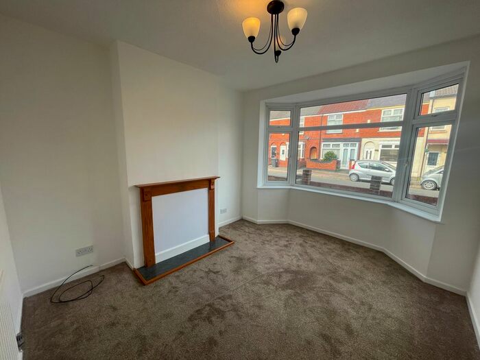 3 Bedroom Semi-Detached House To Rent In Duncan Road, Leicester, LE2