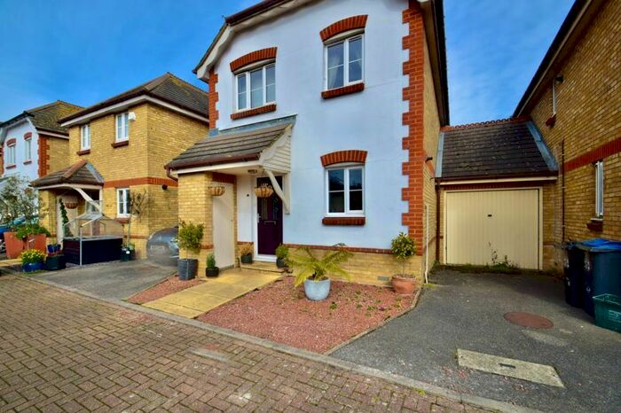 3 Bedroom Link Detached House To Rent In Regent Place, London, SW19