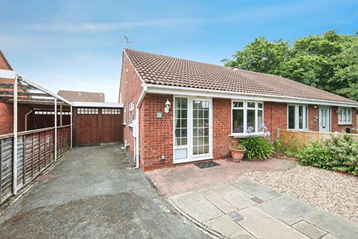 2 Bedroom Semi-Detached Bungalow For Sale In Mayo Drive, Kenilworth, CV8