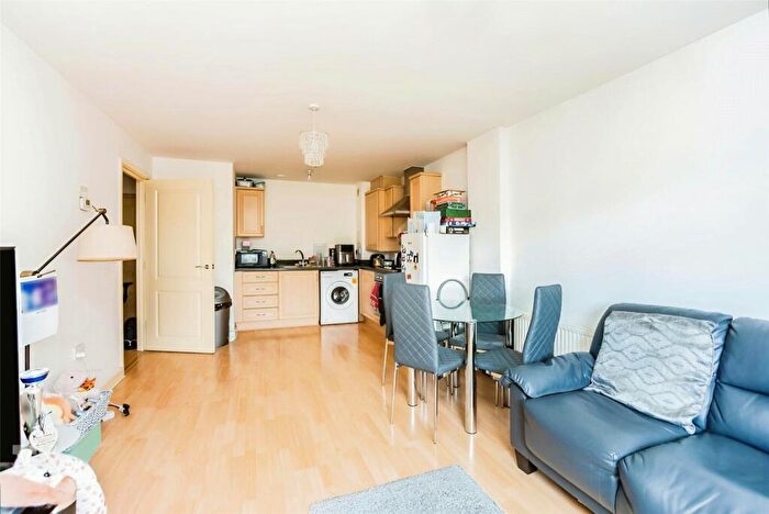 1 Bedroom Flat For Sale In High Street, Rochester, Kent, ME1