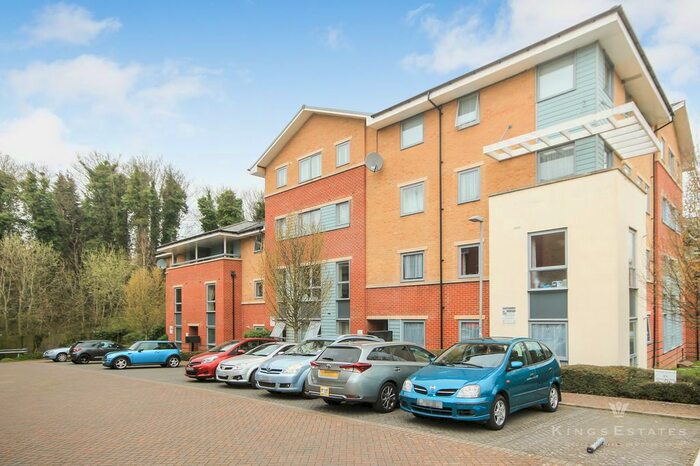 2 Bedroom Flat To Rent In Jackwood Court, Tunbridge Wells, Kent TN1