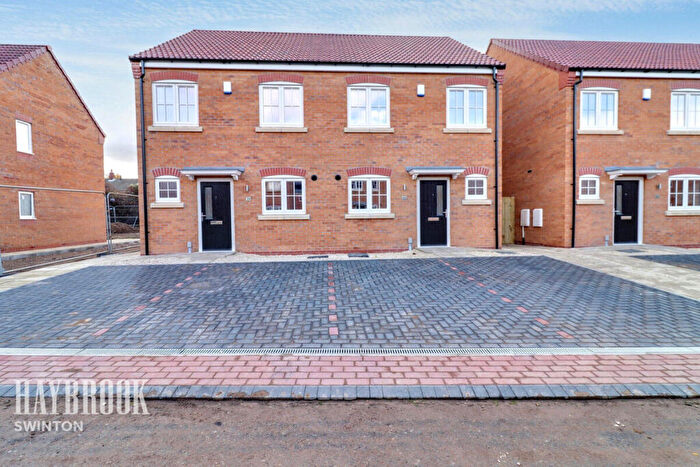 3 Bedroom Semi-Detached House For Sale In Hurst Avenue, Doncaster, DN3