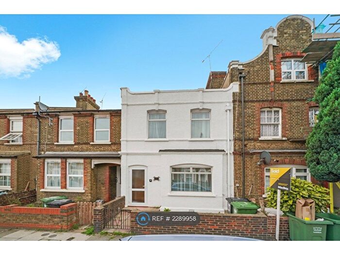 5 Bedroom Terraced House To Rent In Trundleys Road, London, SE8