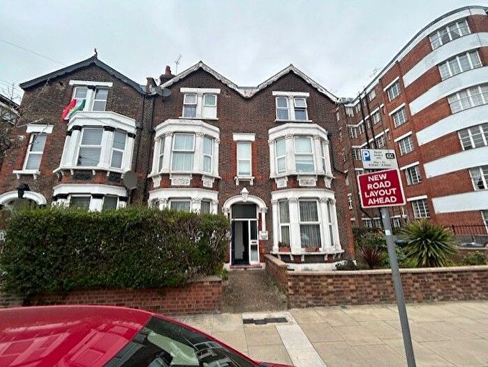 2 Bedroom Flat For Sale In St Pauls Avenue, London, NW2