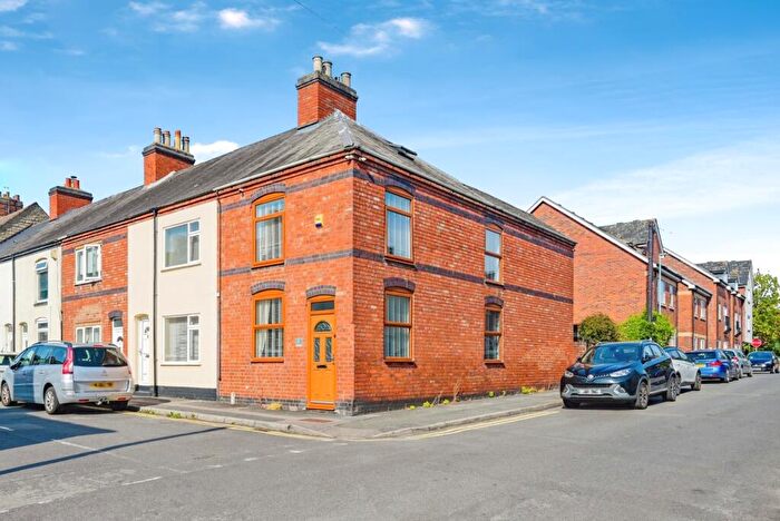 3 Bedroom End Of Terrace House For Sale In Cross Street, Kettlebrook, Tamworth, Staffordshire, B77