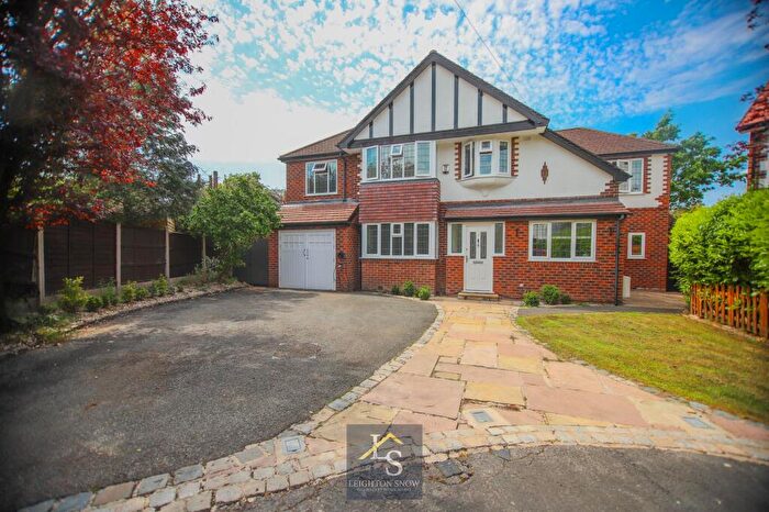 4 Bedroom Detached House For Sale In Field Close, Bramhall, SK7