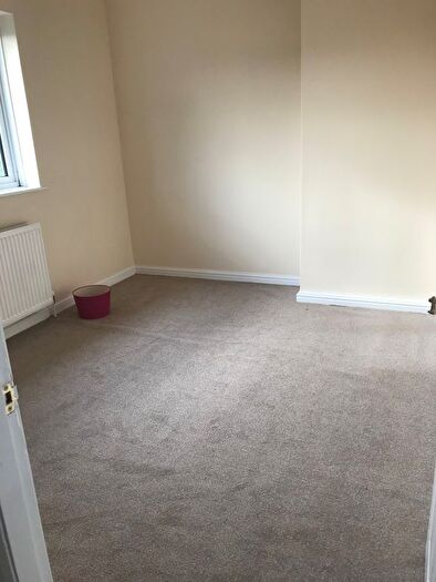 2 Bedroom Semi Detached House To Rent In Burnside Road, Dagenham, RM8