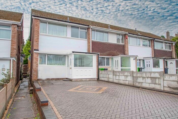 3 Bedroom Terraced House To Rent In Hagley Road, Halesowen, B63