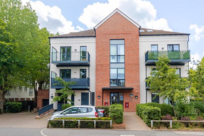 1 Bedroom Flat For Sale In Station Approach, Ruislip, HA4