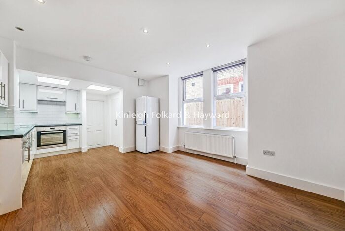 2 Bedroom Flat To Rent In Gilbey Road, Tooting, London, SW17