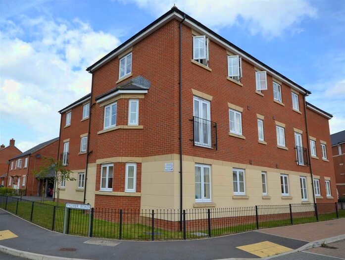 2 Bedroom Flat To Rent In Palmer Road, Devizes, SN10