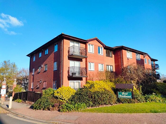 2 Bedroom Apartment To Rent In Great Heathmead, Haywards Heath, West Sussex, RH16