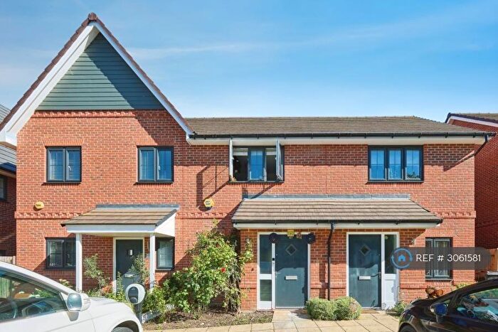 2 Bedroom End Of Terrace House To Rent In Rye Way, Wokingham, RG40