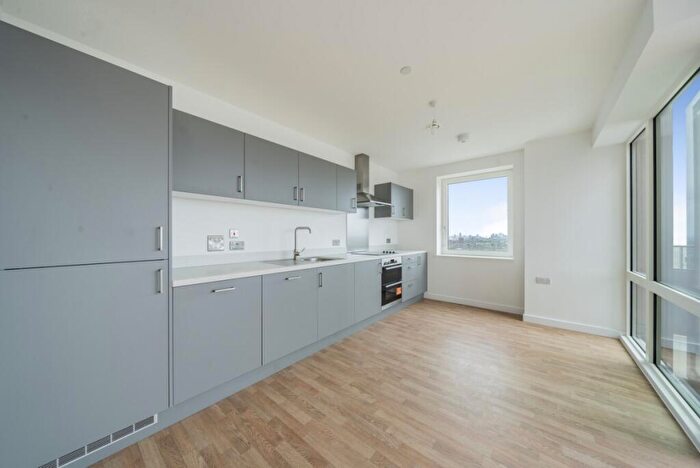 2 Bedroom Flat To Rent In St Pauls Road, Barking, London, IG11