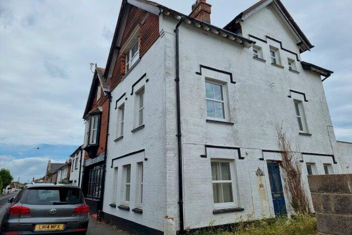 4 Bedroom Property To Rent In New Street, Romney Marsh, TN29
