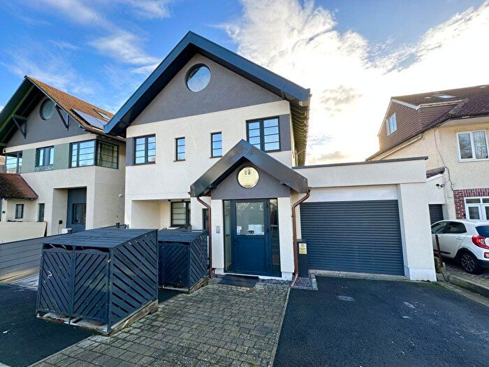 2 Bedroom Flat To Rent In Arbutus Drive, Coombe Dingle, Bristol, BS9