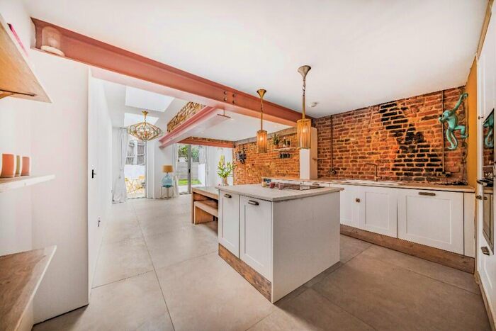 4 Bedroom End Of Terrace House To Rent In Bramblebury Road, London, SE18