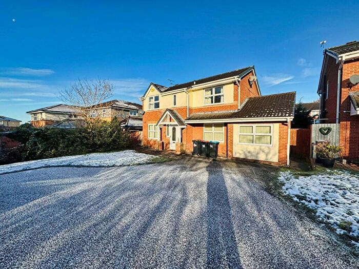 4 Bedroom Detached House To Rent In Woodlark Close, Winsford, Cheshire, CW7