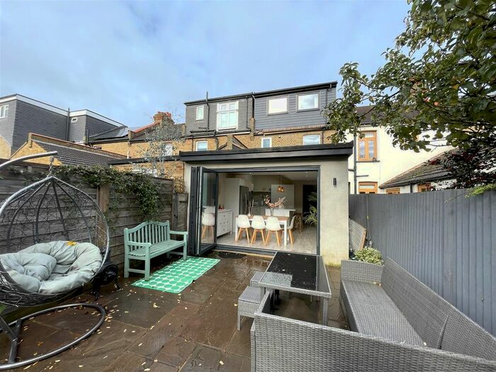 3 Bedroom Property To Rent In Balfour Road, Bromley, BR2