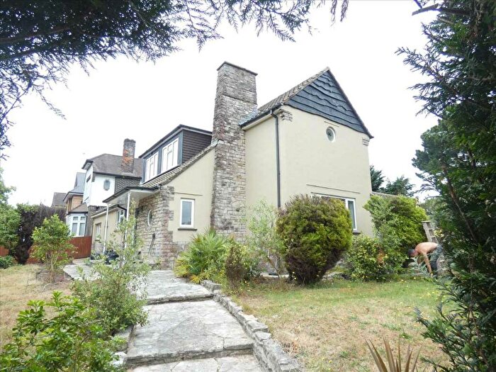 4 Bedroom Detached House To Rent In Castle Lane East, Bournemouth, BH7